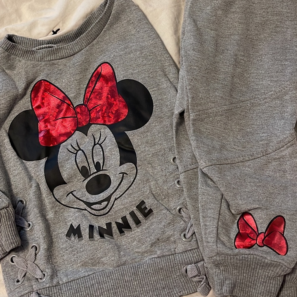 Toddler girls Minnie Mouse matching sweater & sweatpants set